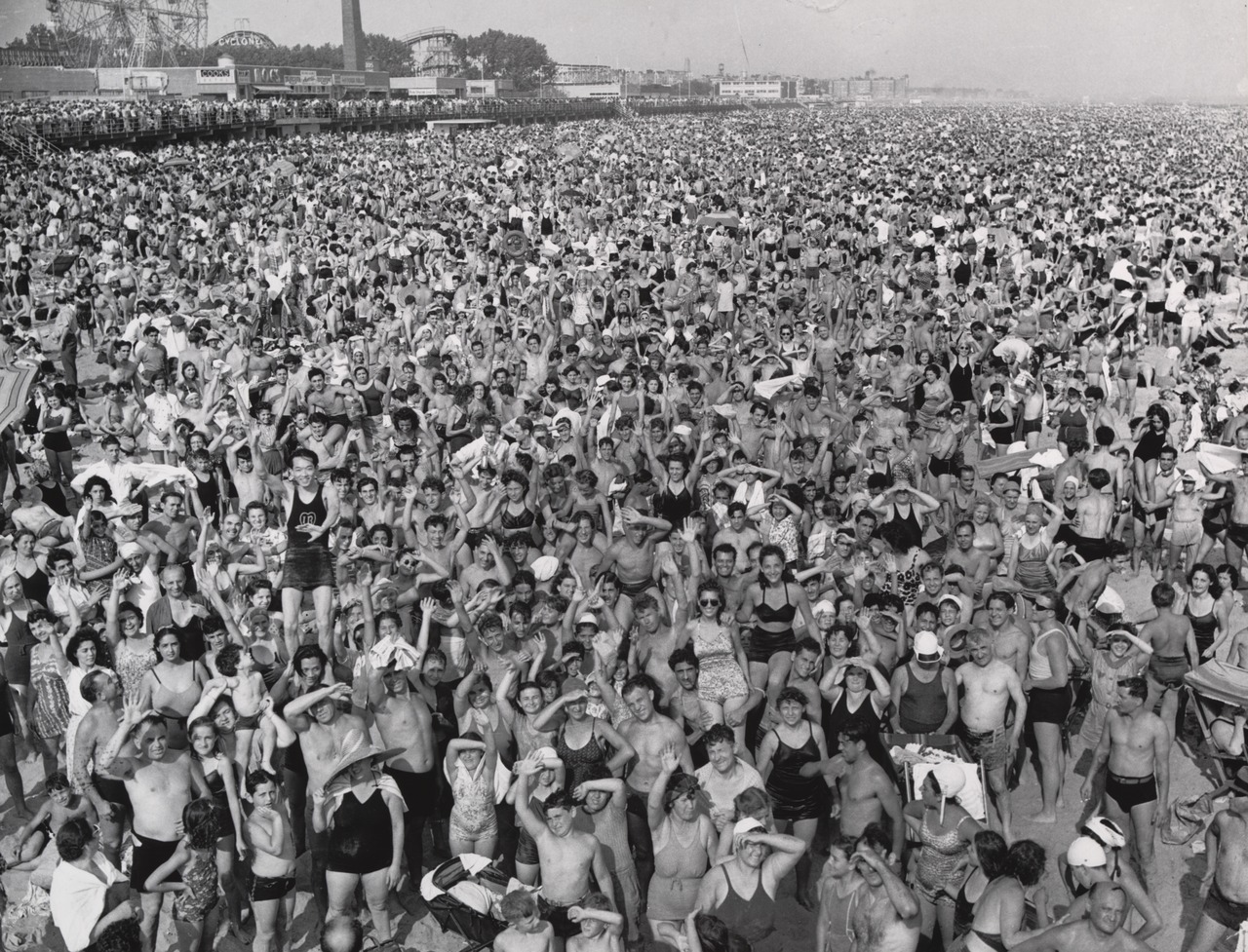 Weegee - Coney island Beach